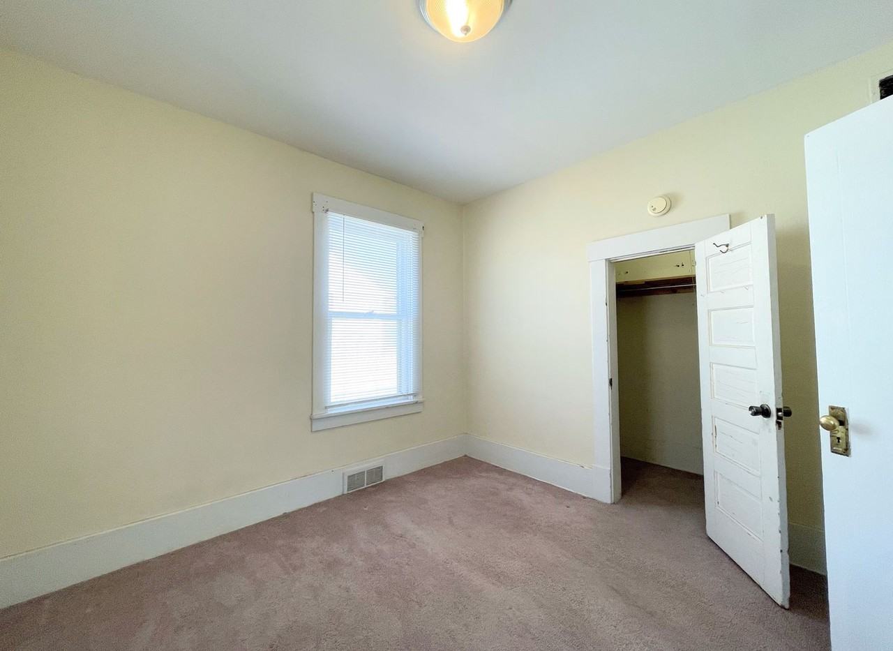 1216 N Monroe St - Photo 5 of 20