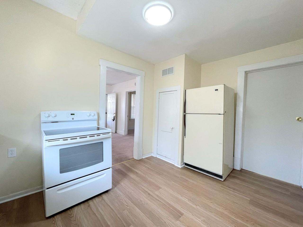 1216 N Monroe St - Photo 7 of 20