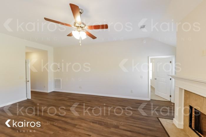 27 Oasis Dr - Photo 2 of 15