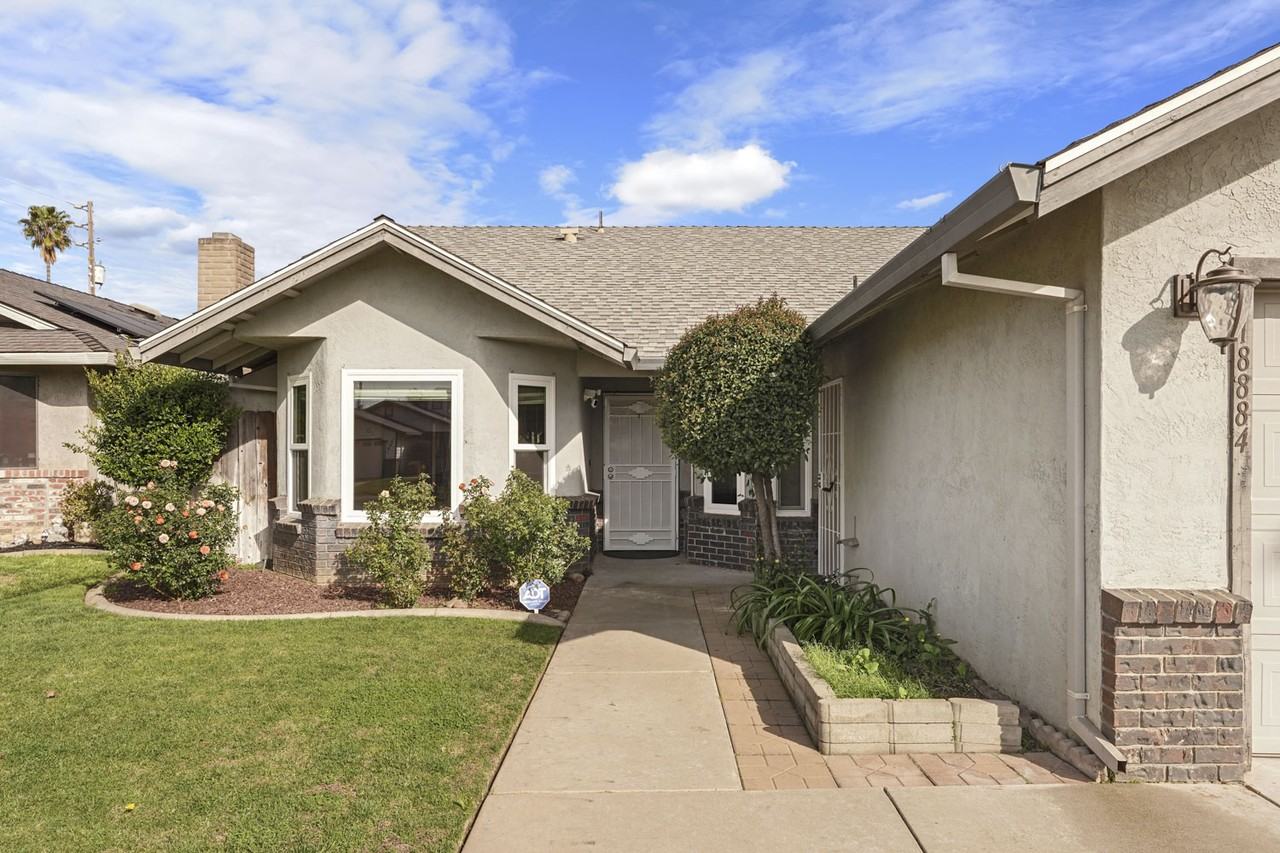 18884 Rio Verde St #NA - Photo 2 of 24