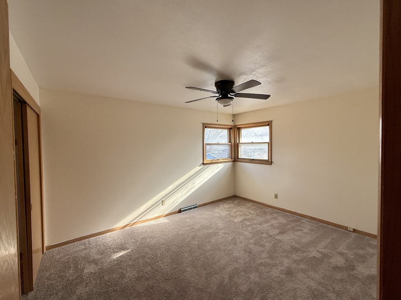 8707 W Appleton Ave #8709 - Photo 2 of 7