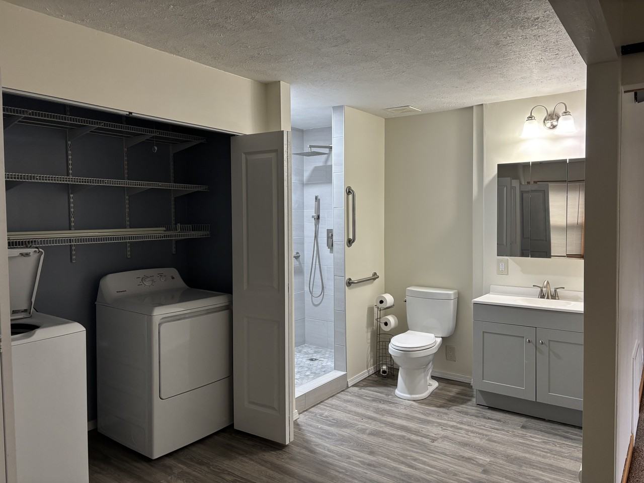 7317 S 69th St #NA - Photo 2 of 14