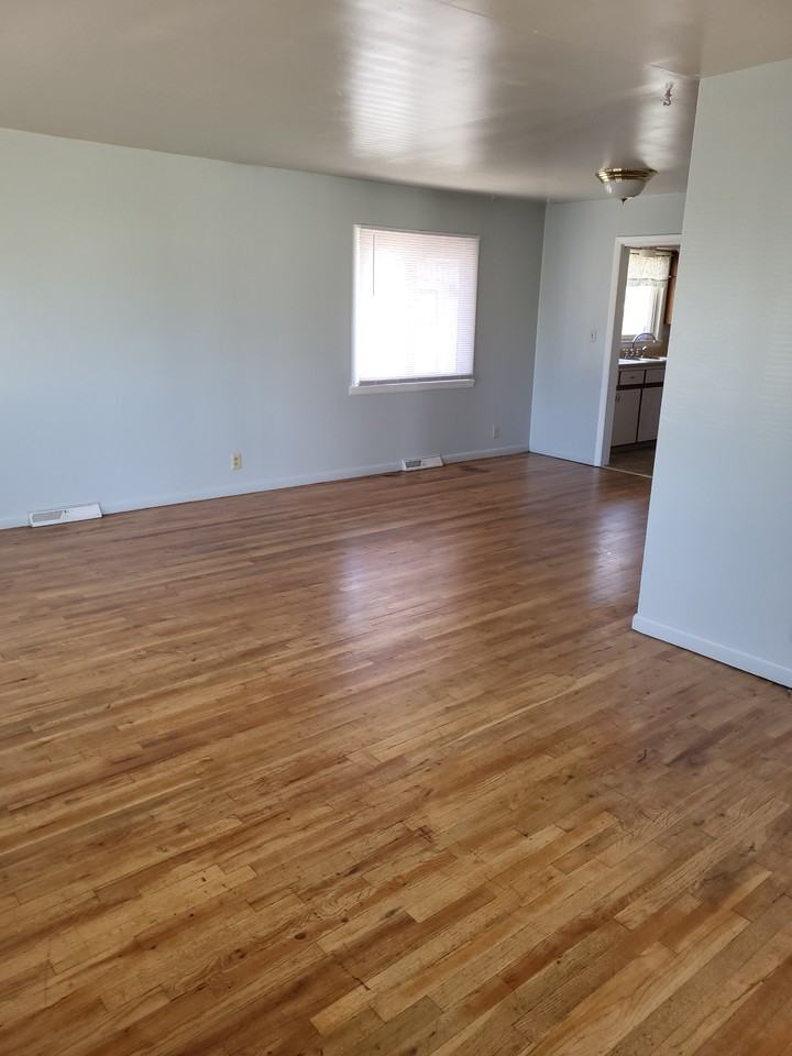 1420 Eaton St - Photo 2 of 6