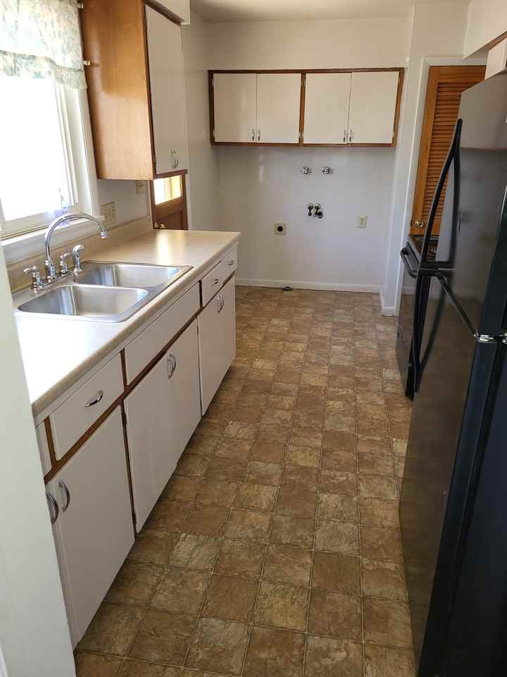 1420 Eaton St - Photo 3 of 6