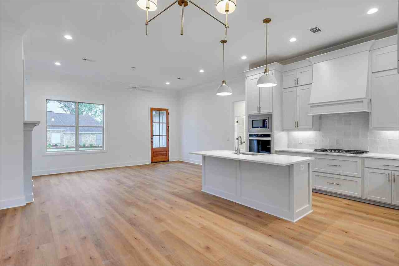 120 Willow Way #NA - Photo 2 of 3