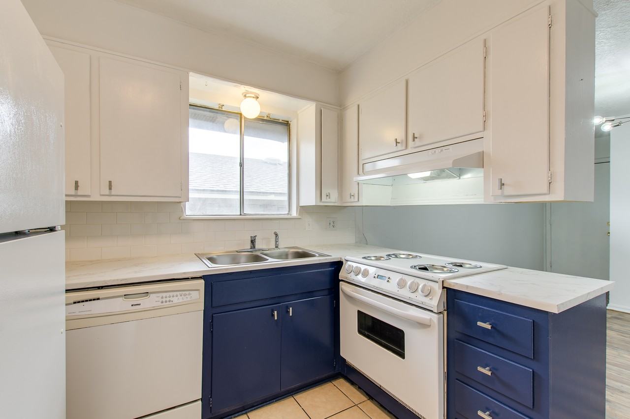 3529 Nw 51st St #NA - Photo 2 of 26