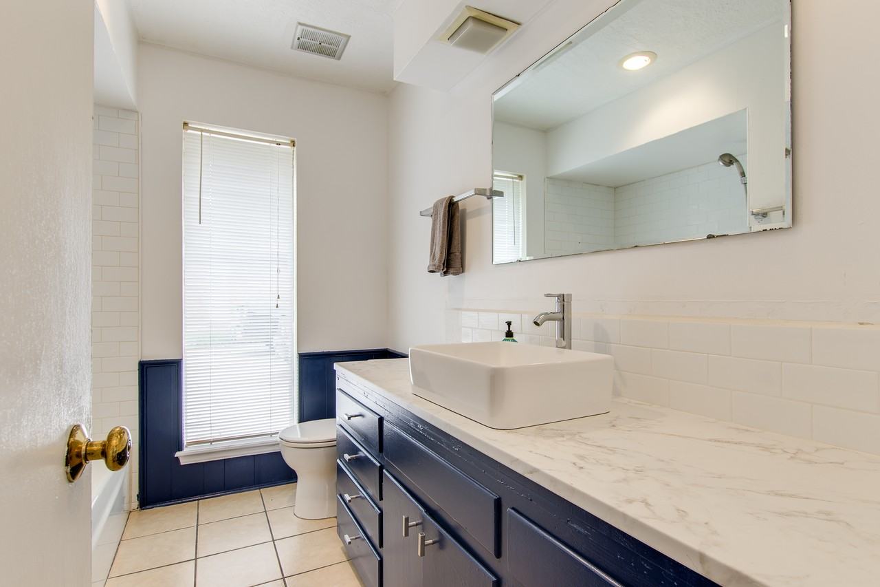 3529 Nw 51st St #NA - Photo 3 of 26