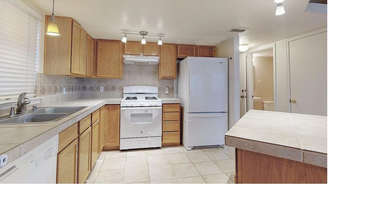 7212 Eagle View Ave Ne #NA - Photo 6 of 37