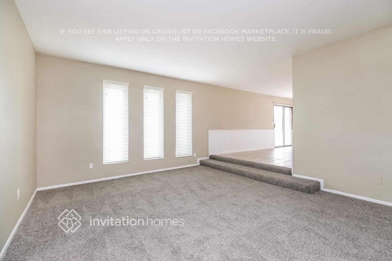 331 S Cholla St - Photo 3 of 16
