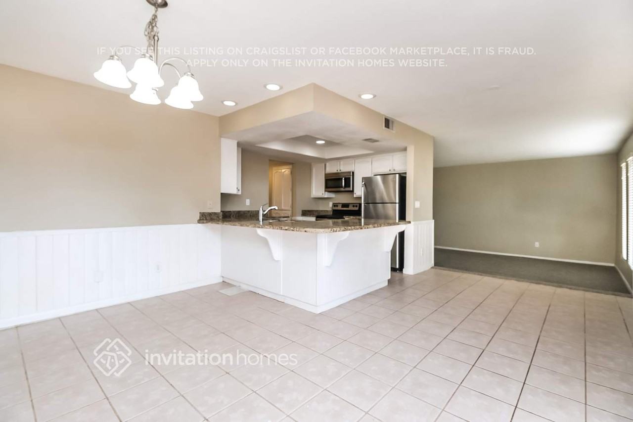 331 S Cholla St - Photo 5 of 16