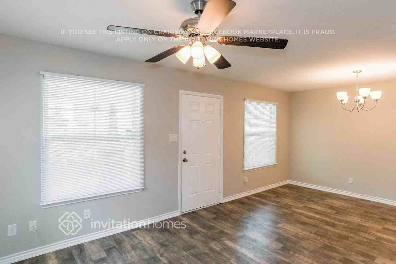 5601 Fernander Dr - Photo 3 of 15