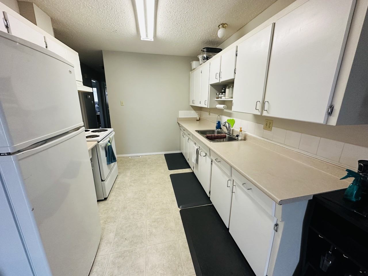 a018 - 3240 Bank Road - Kamloops BCV2B 7A1 - Photo 2 of 11