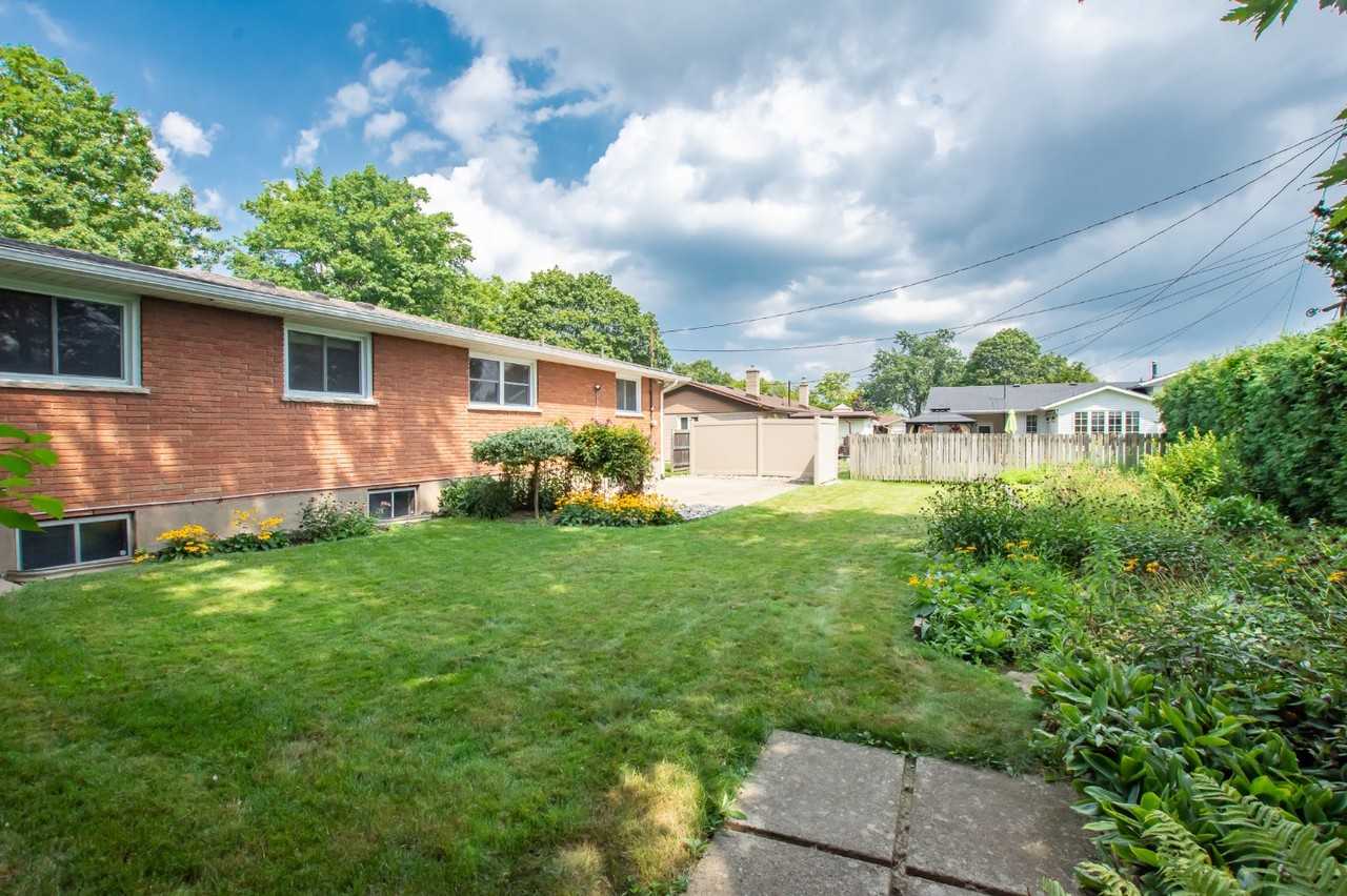7 Martha Court - Photo 2 of 17
