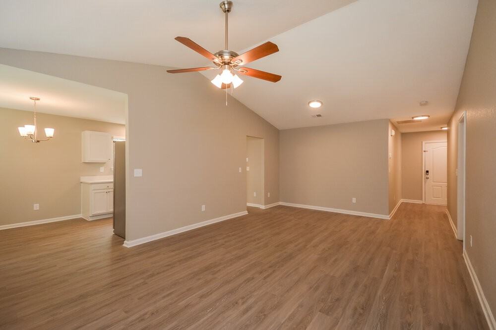 150 Creek Way - Photo 3 of 16