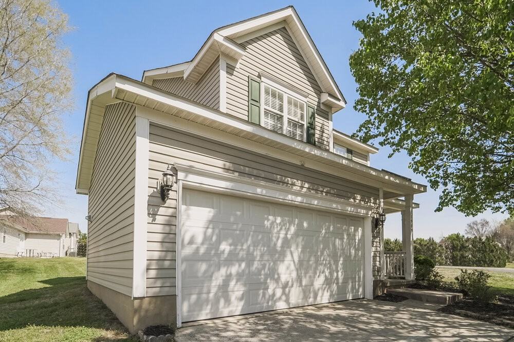 13965 Dingess Rd - Photo 4 of 17