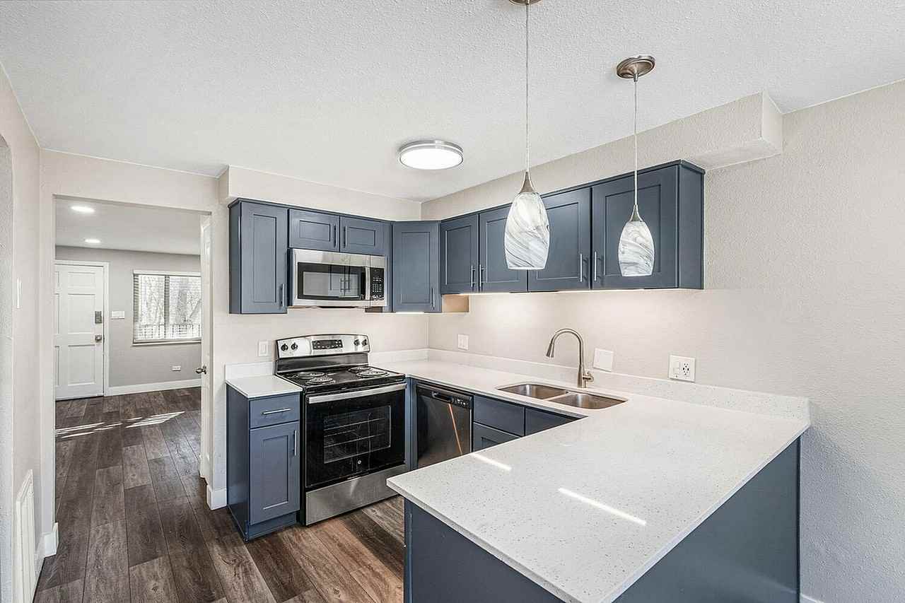 Lamar Station - Photo 3 of 17