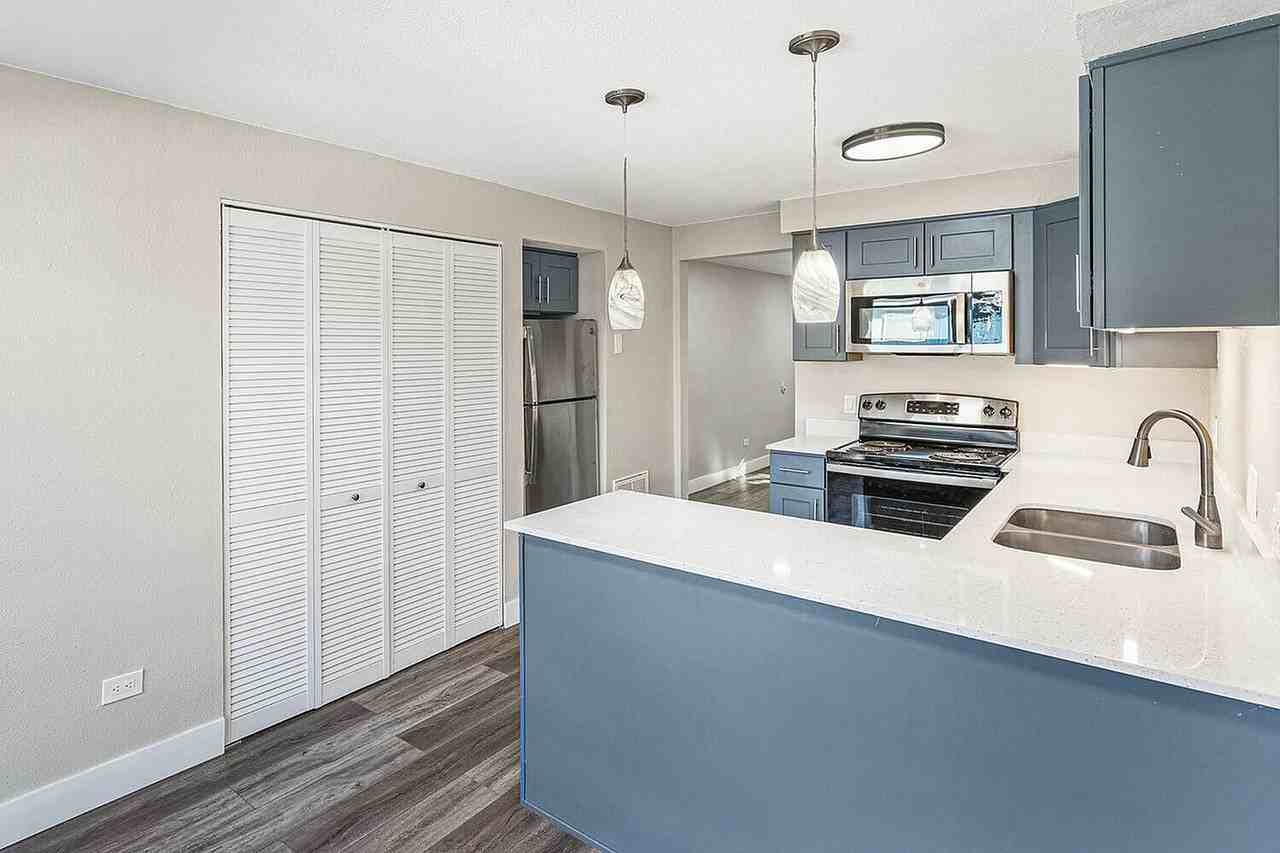 Lamar Station - Photo 7 of 17