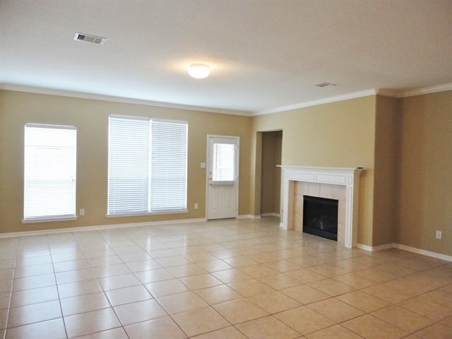 2942 Westerfield Ln - Photo 3 of 16