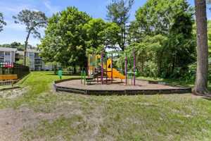 featured image of 701 College Ln