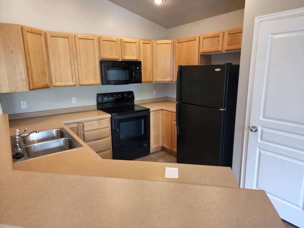 1409 W Stone Meadow Dr - Photo 2 of 11