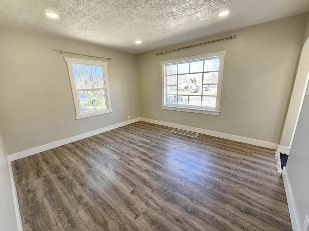 1365 E 22nd St - Photo 3 of 14