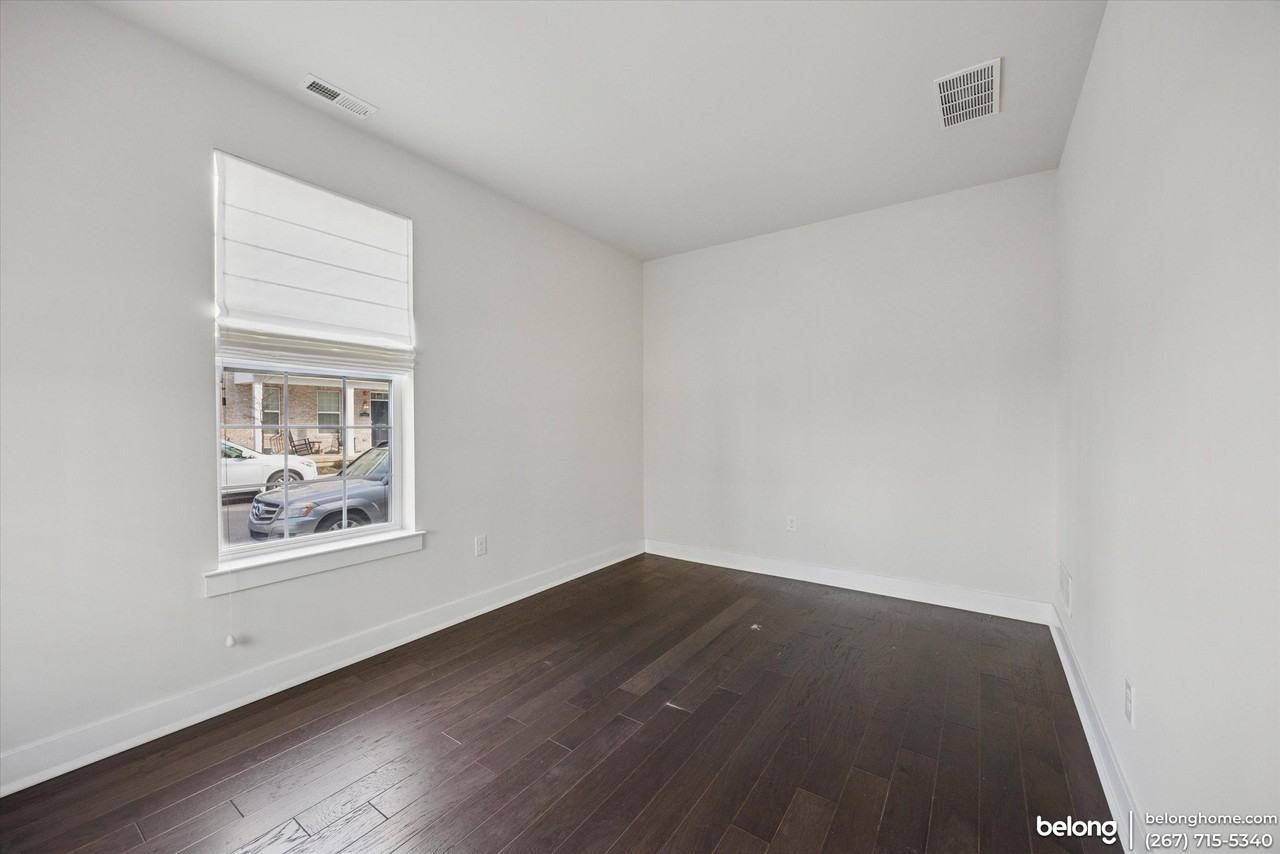 113 Fleet Ct - Photo 2 of 17