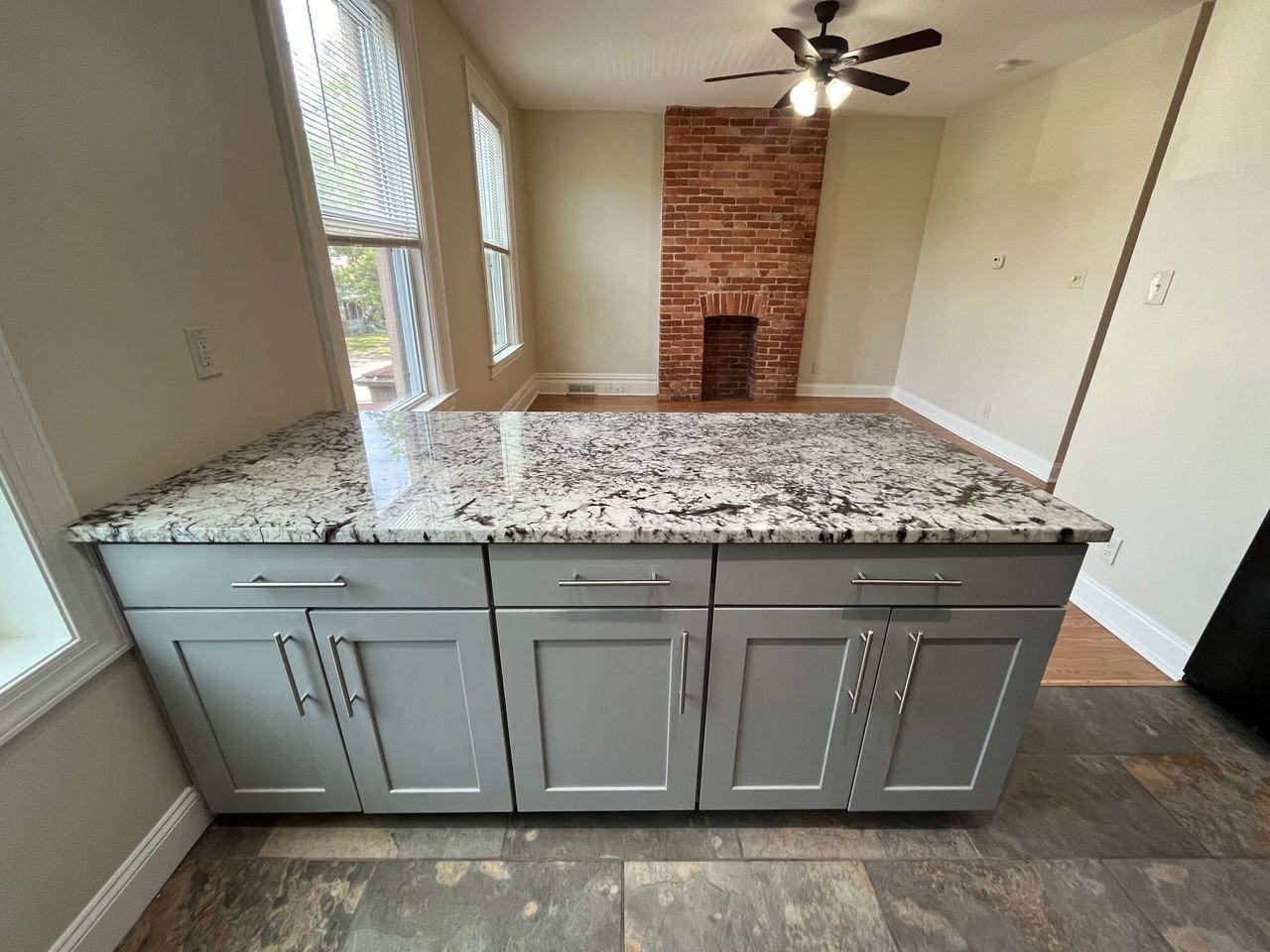 837 Highview St #2 - Photo 3 of 19