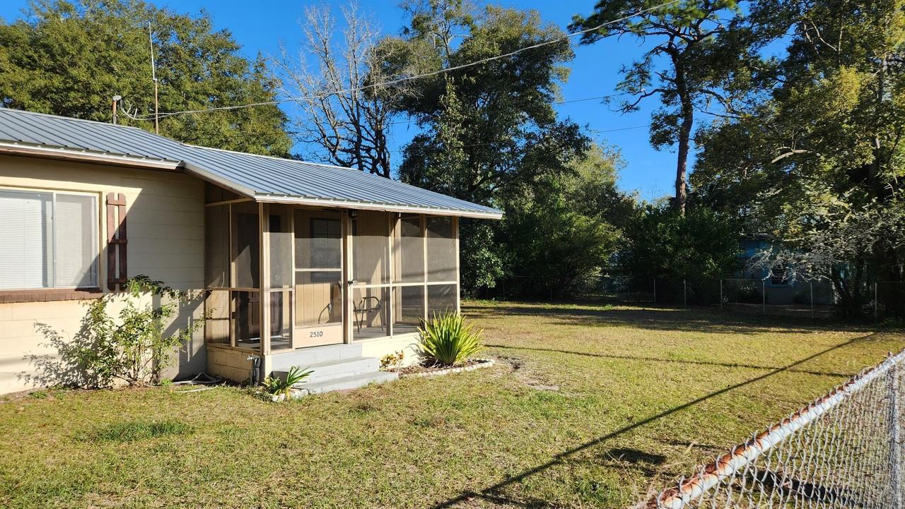 2510 Carr St - Photo 2 of 19