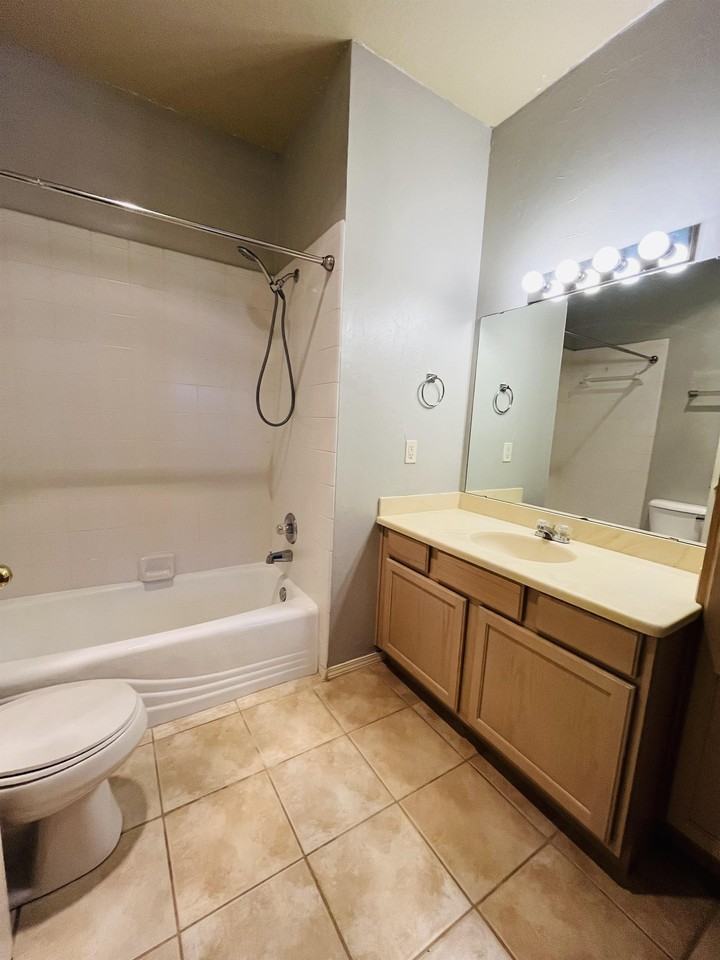 1718 Windhill Ave #1 - Photo 2 of 10