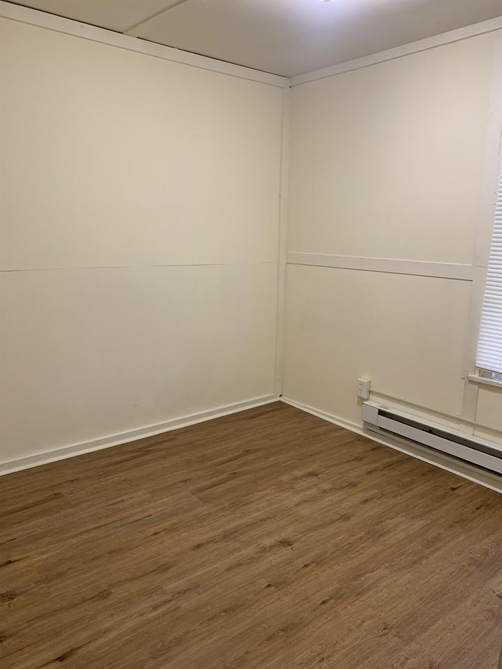 192 Wst. - Photo 2 of 13