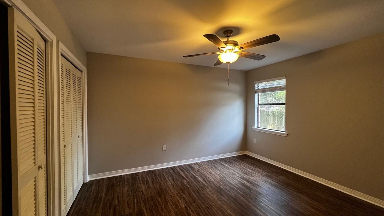 108 Lawson Rd - Photo 7 of 13