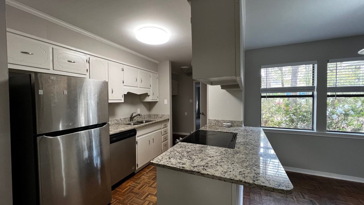 108 Lawson Rd - Photo 5 of 13