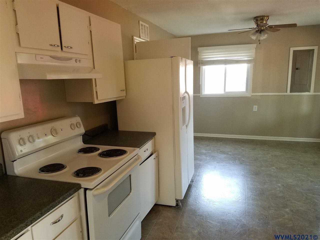 658 Browning Ave S #1 - Photo 4 of 6