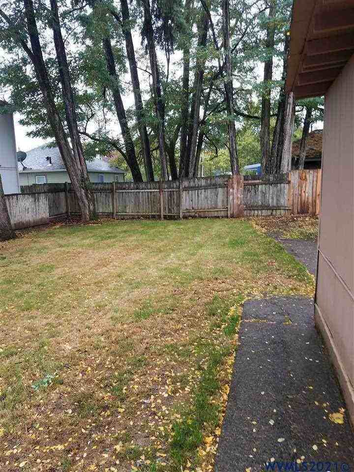 658 Browning Ave S #1 - Photo 3 of 6