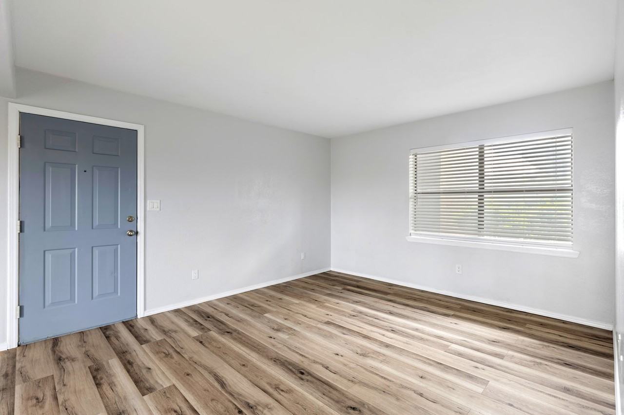 4005 Nw Ozmun Ave #4005B3 - Photo 5 of 21