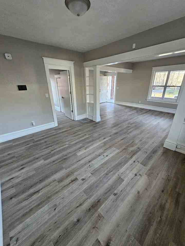 610 Acorn St - Photo 2 of 10