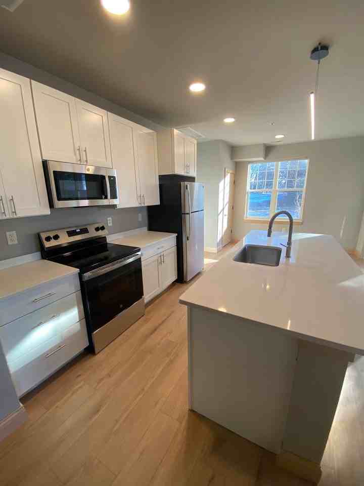 Delafield Lakes Apartments - Photo 5 of 50