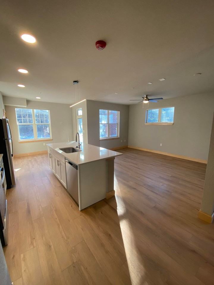 Delafield Lakes Apartments - Photo 6 of 50