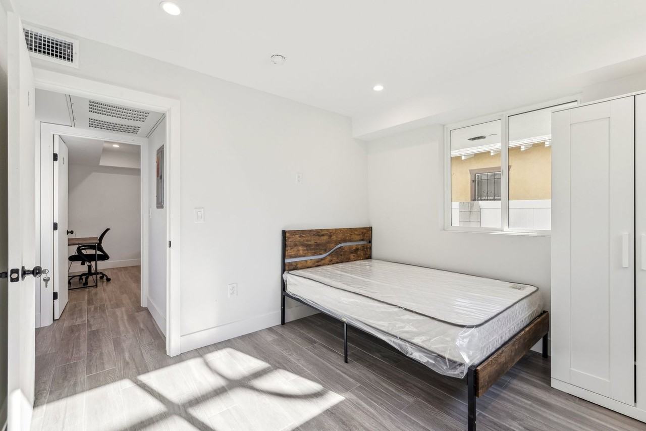 MH Liping 3505 Raymond Ave - Photo 5 of 6