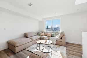 featured image of 3507 1/2 S Budlong Ave