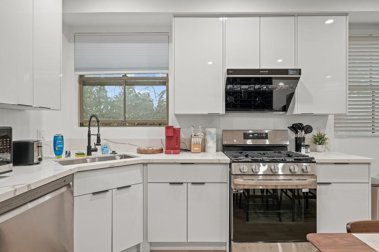 MH 5401 Carlin St - Photo 7 of 14