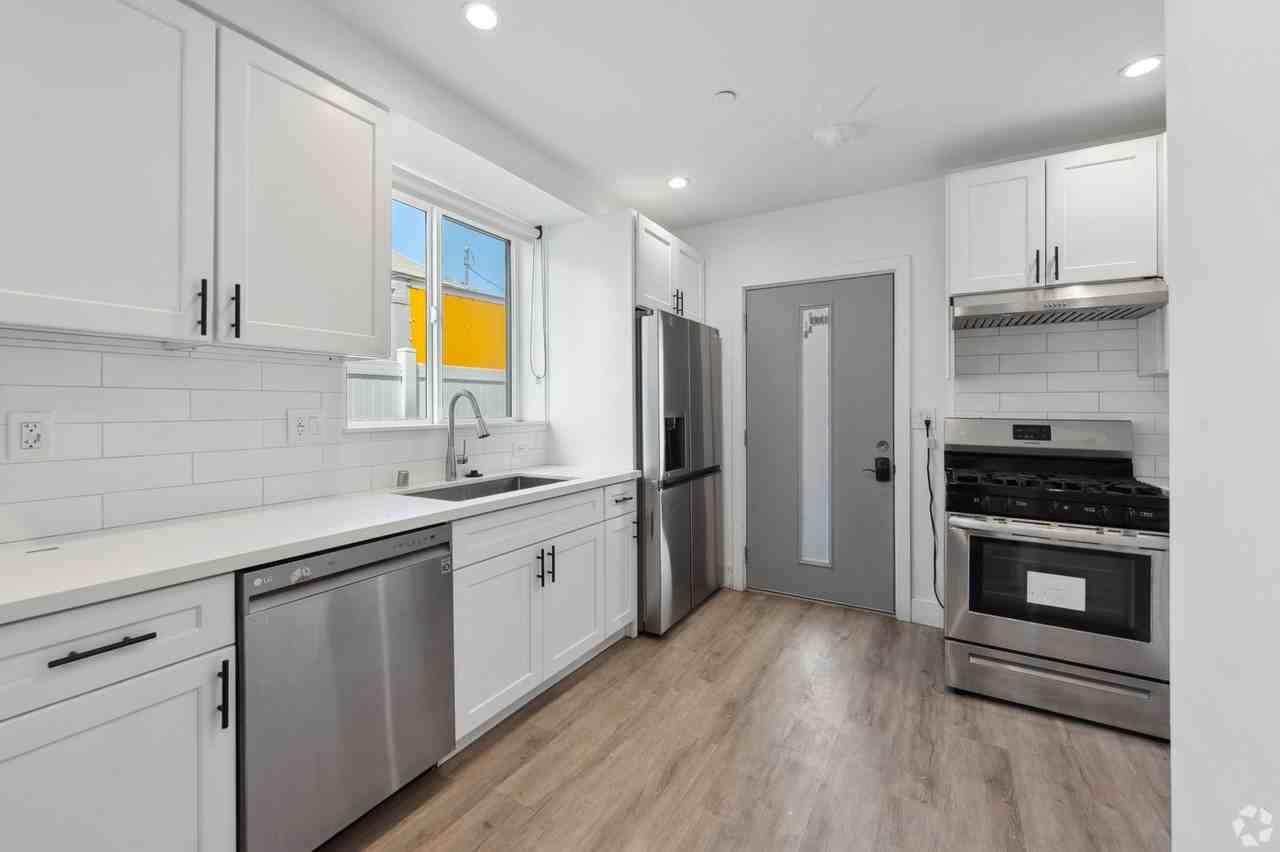 MH 1297 W 36th St - Photo 2 of 6