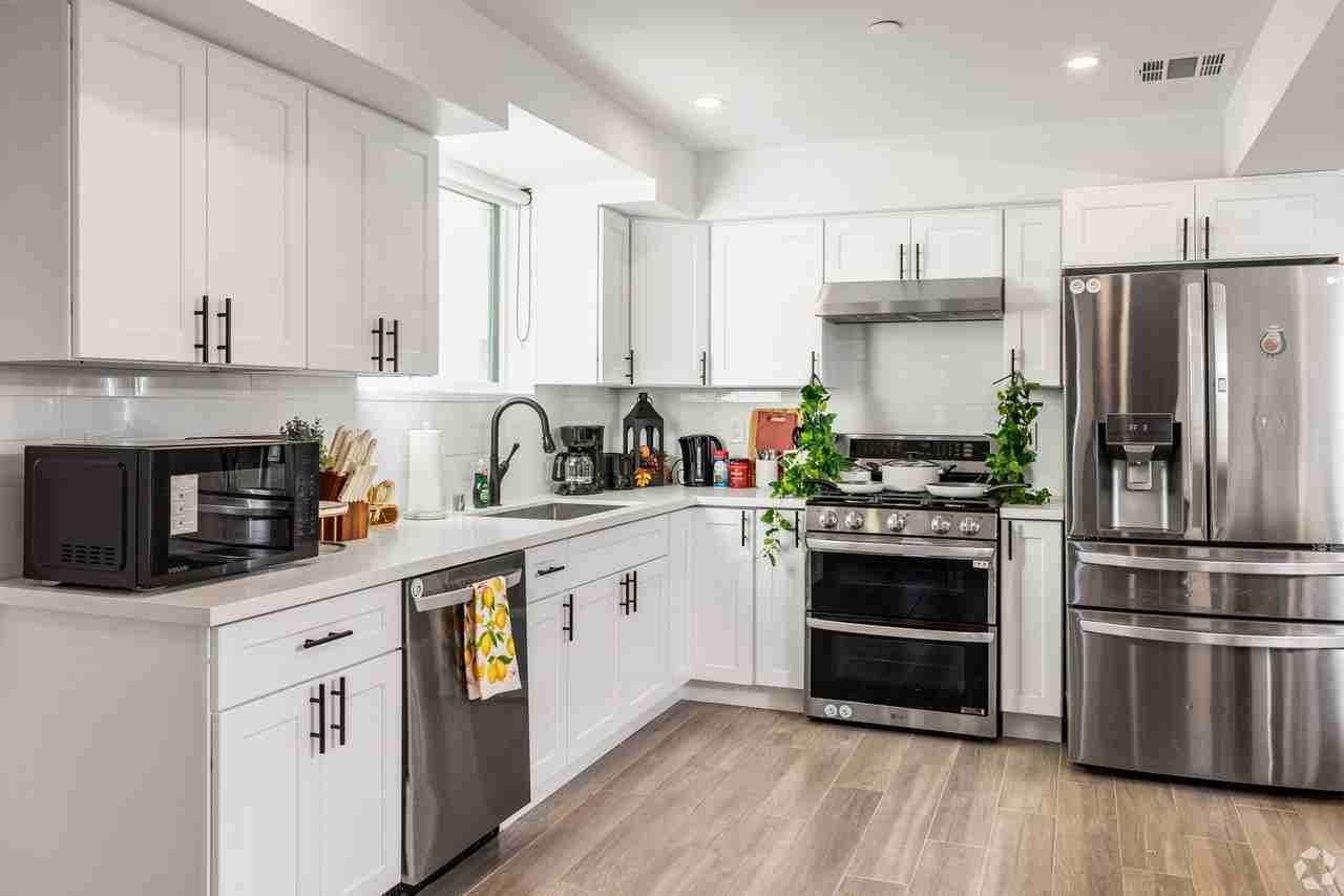 MH 3001 Van Buren Pl - Photo 2 of 9