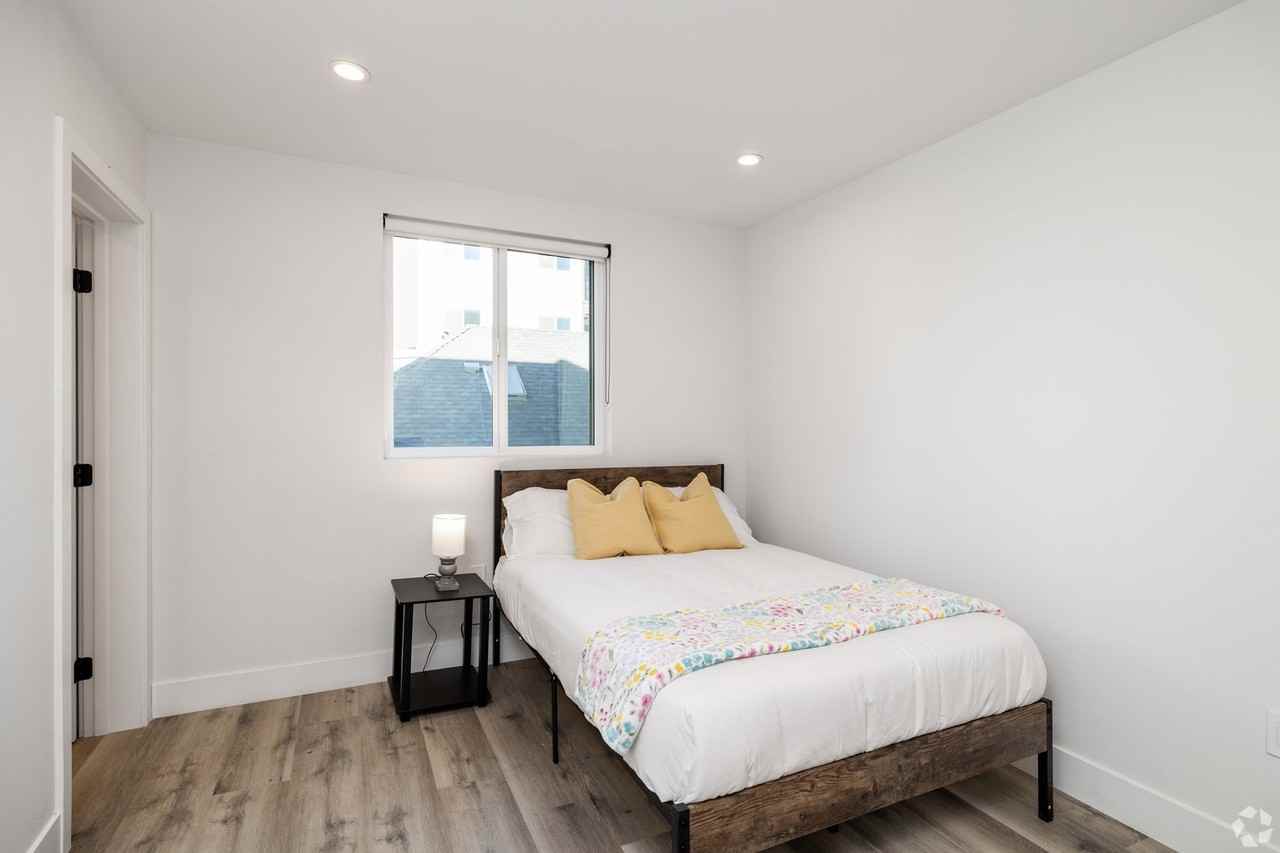 MH 3001 Van Buren Pl - Photo 4 of 9