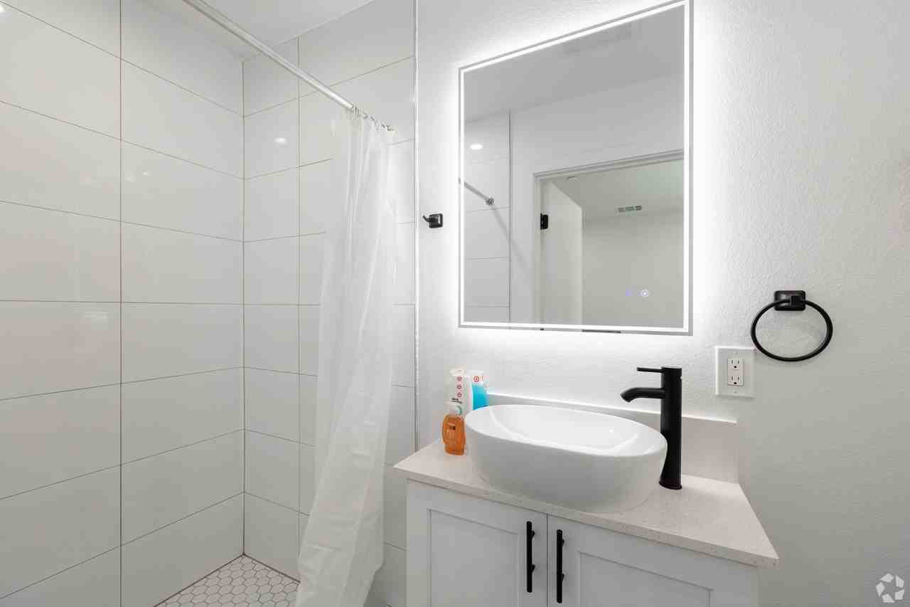 MH 3001 Van Buren Pl - Photo 5 of 9