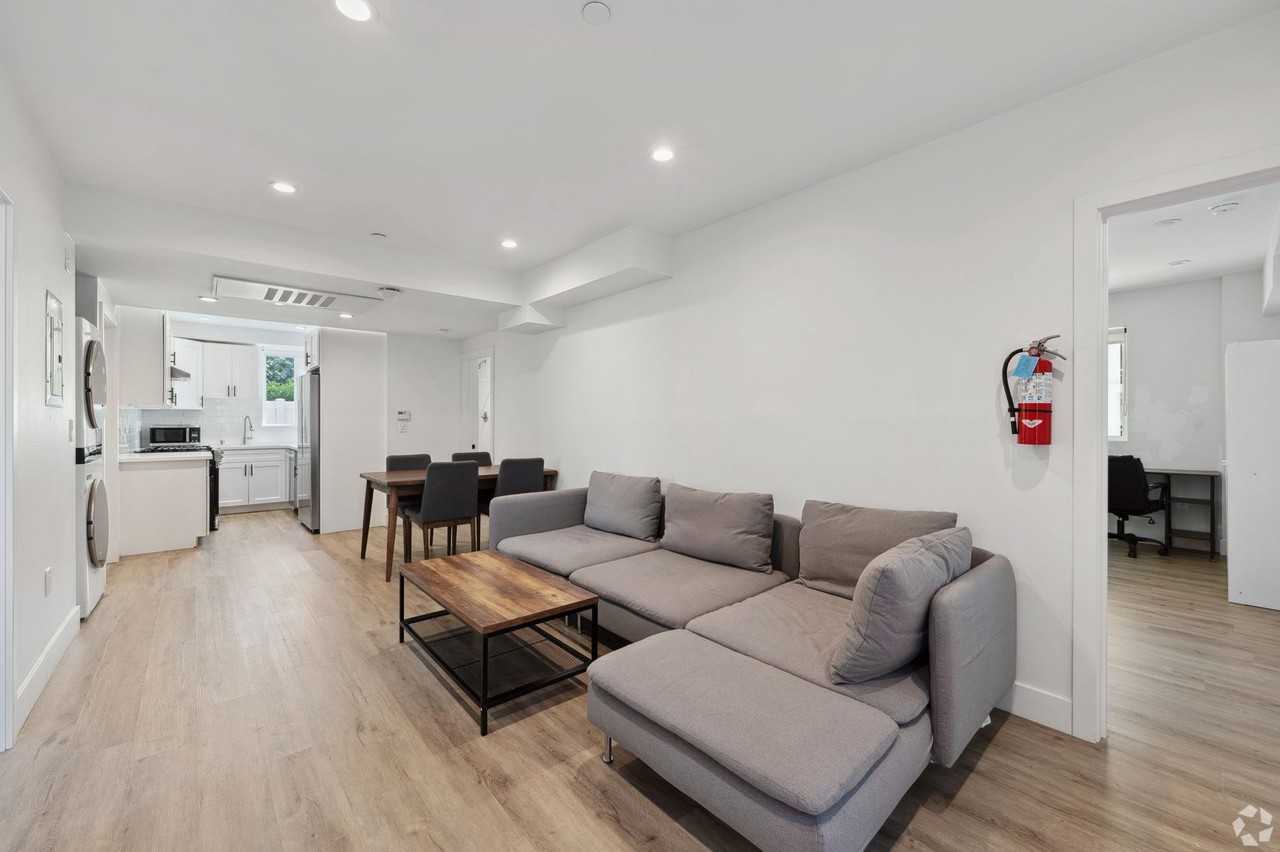 MH 2013 Raymond Ave - Photo 2 of 6