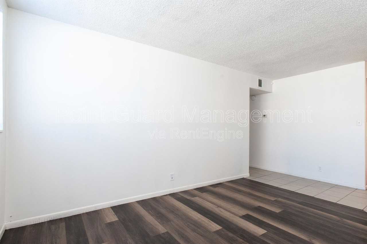 1800 E 1st St N #101 - Photo 2 of 15