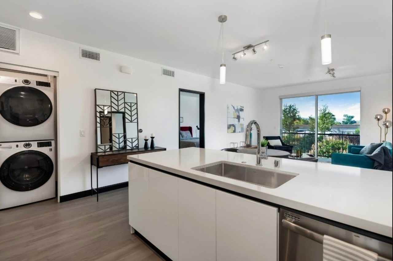 Vida Studio City - Photo 2 of 19