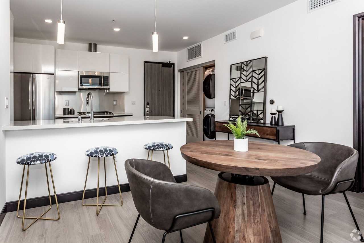 Vida Studio City - Photo 4 of 19