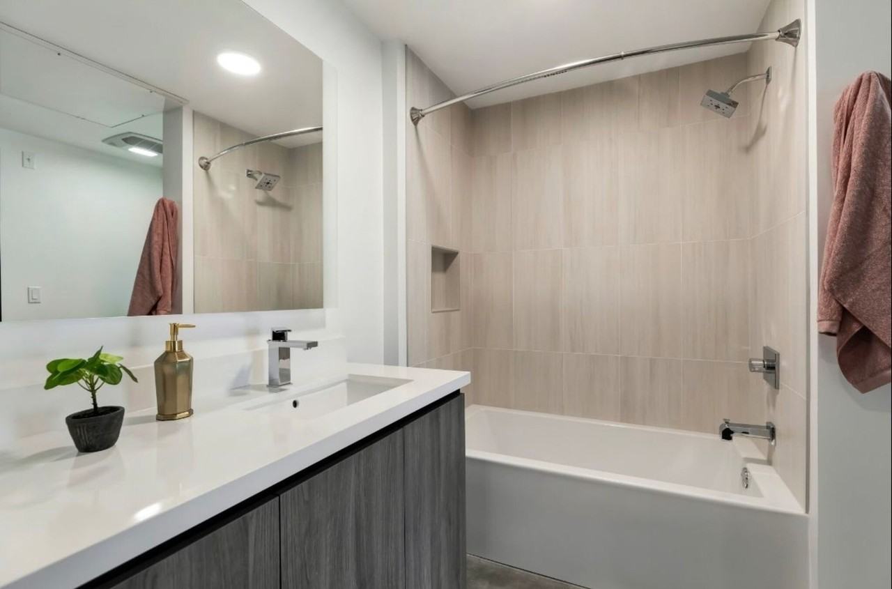 Vida Studio City - Photo 7 of 19